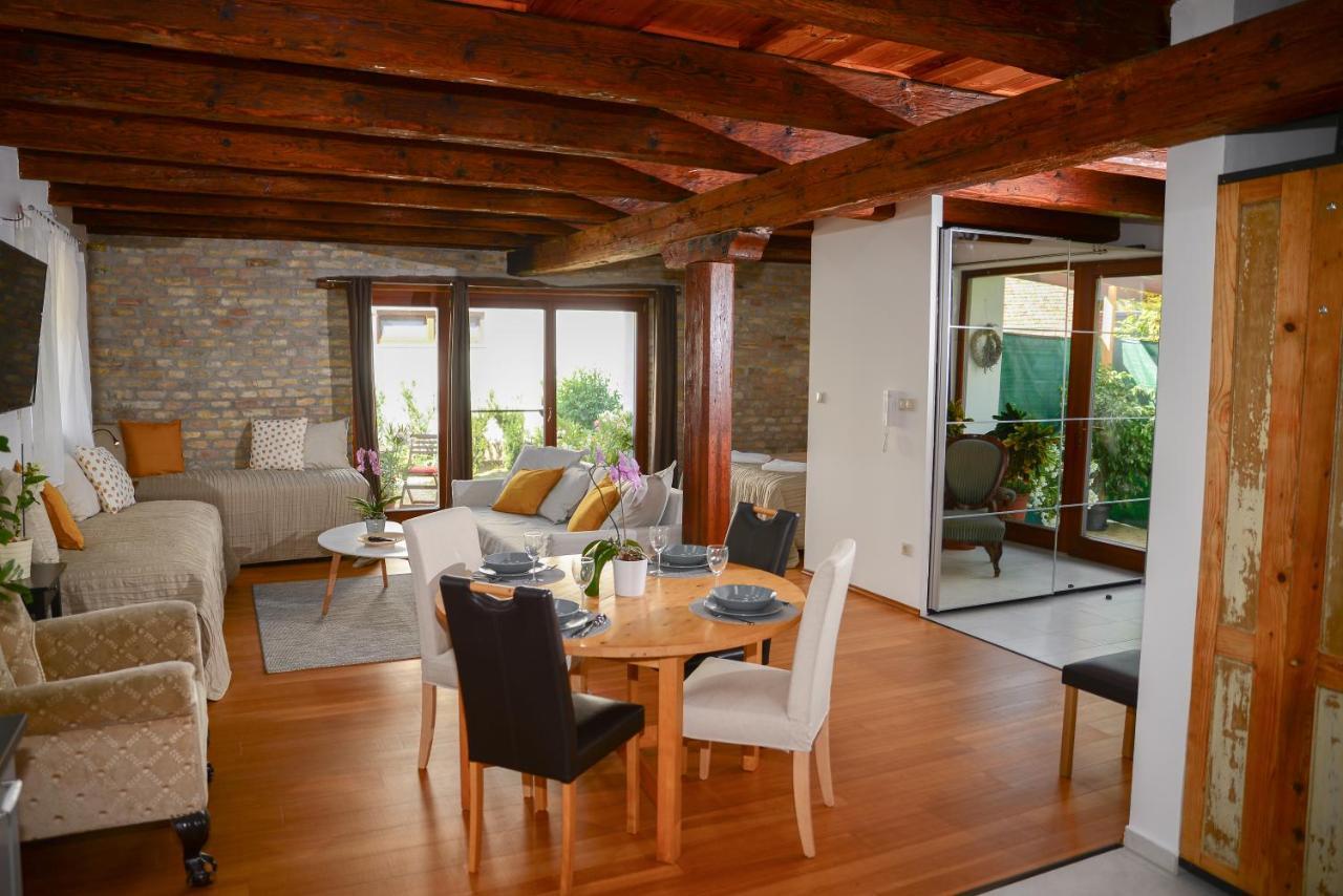 Somos Apartman Gyor Ngoại thất bức ảnh