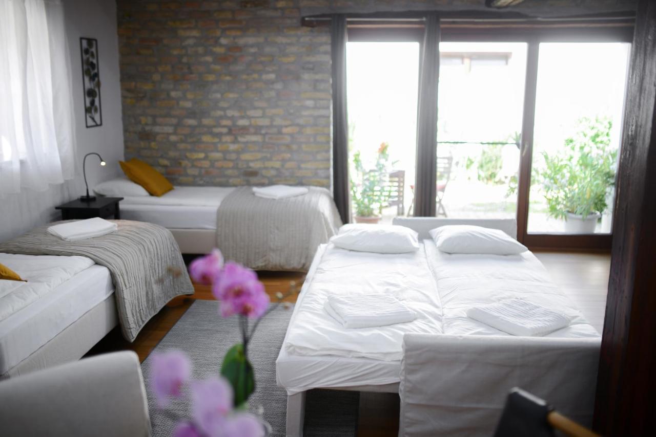 Somos Apartman Gyor Ngoại thất bức ảnh