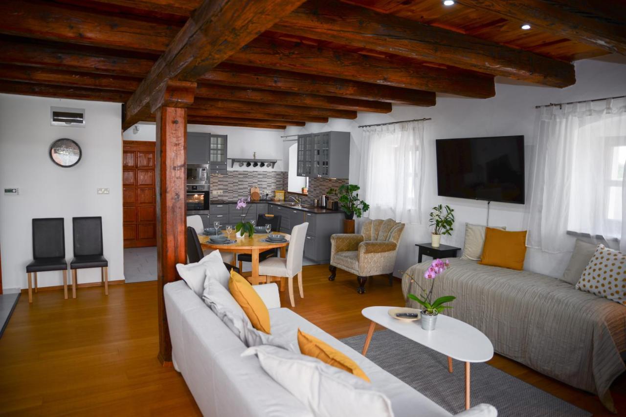 Somos Apartman Gyor Ngoại thất bức ảnh